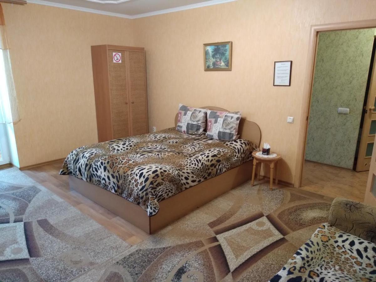 на вул перемоги 8 дрiб 3 Apartment *