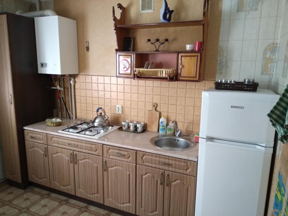 на вул перемоги 8 дрiб 3 Apartment