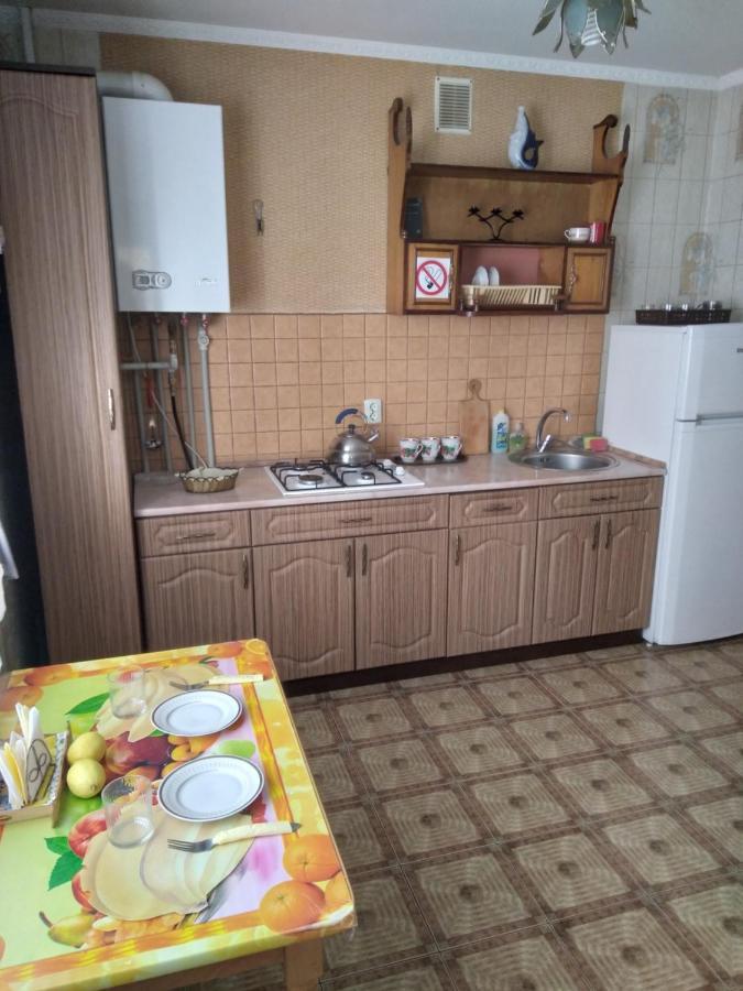 на вул перемоги 8 дрiб 3 Apartment *
